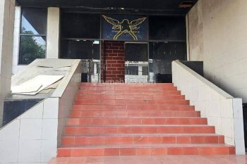 Disewakan gedung 3 lantai di kawasan komersil strategis tengah kota bandung bkr