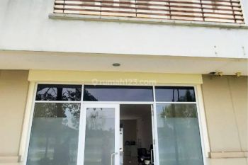 Ruko 2 Lantai Dalam Cluster Hadap Danau di Vanya Lake Side