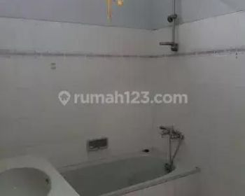 Rumah Strategis dekat UNPAR cocok untuk tempat tingal atau investasi kost