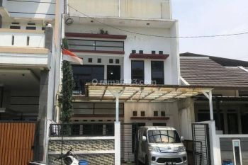 Rumah Murah 3 Lantai Siap Huni Lokasi Strategis