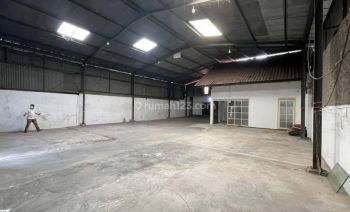 Gudang Lokasi Strategis Dekat Pintu Tol Kopo