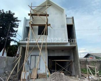 Rumah 2 Lantai di Jatiwaringin Lokasi Dekat Mall Pondokgede