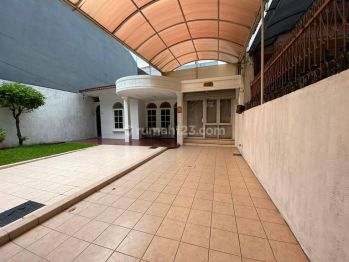 KAN RMH DI JALAN BESAR DI KELAPA GADING