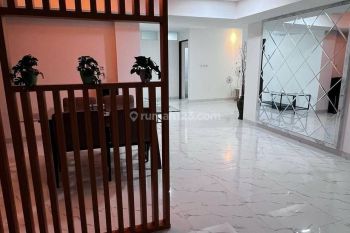 Apartemen St. Moritz Puri Indah 4 BR Furnished