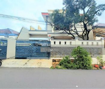Rumah Tomang 2 Lantai. 12x25. Jalan 3 Mobil. Siap Huni