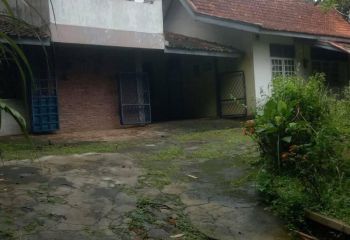 Tanah Luas Bonus Rumah Nempel Kampus STIE Gununungpati Semarang