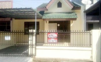 RUMAH DEKAT STASIUN KERETA DAN PINTU TOL DI KENCANA LOKA BSD