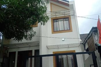 DI SEWAKAN RUMAH BAGUS SIAP HUNI IVORY,BEKASI TIMUR REGENCY,MUSTIKAJAYA