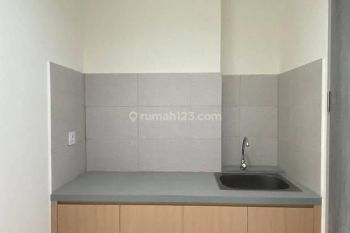 Sewa Apartemen Via Ciputra World 3 BR Lantai 36 Fully Furnished