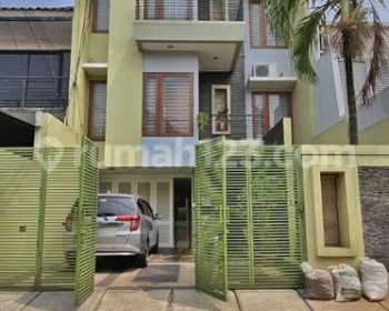 Rumah Minimalis 4 Lantai Dekat Bm 400