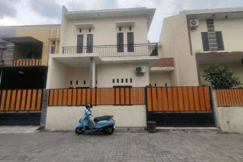 Disewakan || Rumah Luas 2Lt Dekat Kampus UMS