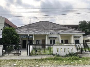 Rumah Bagus di Jl Busi - Sakti Lubis, Kawasan Katamso, Medan