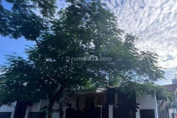 Rumah hoek di sekitar bintaro tangerang selatan