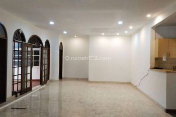 Rumah Siap Huni di Pondok Indah