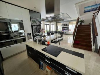 Rumah Modern di Serenia Hills Lebak Bulus 2 Lantai SHM Bagus