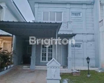 RUMAH 2 LANTAI SIAP HUNI RAPI BERSIH TERAWAT DI KOTA WISATA CIBUBUR