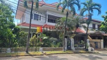 Rumah Nyaman Asri Posisi Hook di Taman Kedoya Permai Jakarta Barat