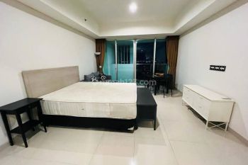 Kemang Village Intercon Studio Balcony 43 m²