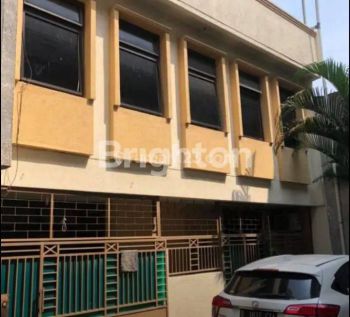 RUKO TAMAN SARI MANGGA BESAR JAKARTA BARAT - 2 1/2 LANTAI