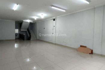 Ruko 3 Lantai Lokasi Strategis Siap Pakai di Holis Regency, Bdg