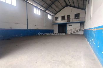 Disewakan Gudang Dan Kantor 2 Lantai Siap Pakai di Caringin