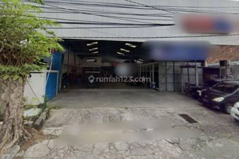 Bangunan Usaha di Dr. Cipto, Semarang Timur