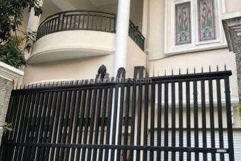 Rumah 2 Lantai Siap Huni Bunga-bunga Suhat Malang