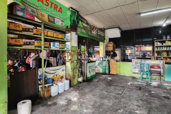 Ruko Gandeng Pinggir Jalan Raya Cocok Usaha