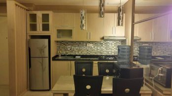 Sewa Apartemen Cosmo Terrace 2 Bedroom Lantai Tinggi Furnished