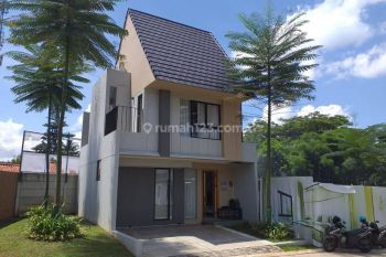 Rumah 2 Lantai Baru Unfurnished SHM Dekat Stasiun Mrt