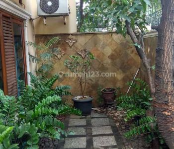 Rumah 2 Lantai Bagus Semi Furnished SHM di Pondok Hijau Permai, Bekasi