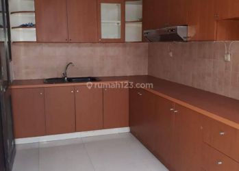 J Disewakan Rumah 10x20 Full Furnish Puri Indah Kembangan