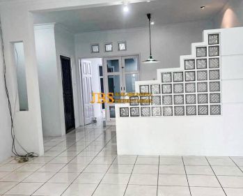 ! GARASI TRUK DI KALIANAK PERAK