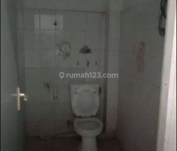 Di Sewakan Rumah Cantik 2 lt  bebas banjir Delta Pekayon. Bekasi