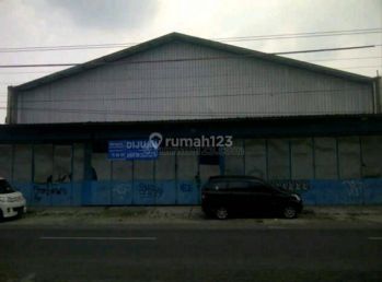 Gudang strategis jalan slamet riyadi makamhaji solo