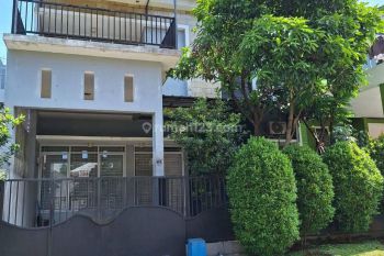 Rumah 2 Lantai SHM di Sentul City, Bogor