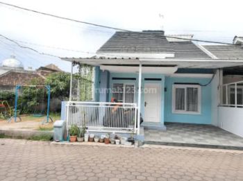 Dijual Rumah Bagus di Kawasan Cisaranten,bandung