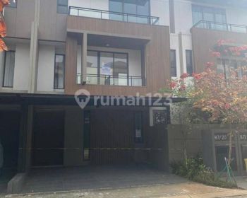 Rumah Mewah di Kawasan Exclusive Kazumi The Zora Bsd