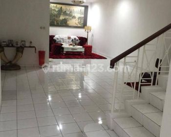 Disewakan Rumah Taman Grisenda Jakarta Utara
