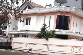 Dijual Rumah Puri Kencana Jakbar Lt 235m, Lb 300m, 2 Lantai, Bebas Banjir SHM