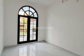 Rumah Brand New, classic,  Depan Taman diBintaro Jaya Sektor 7