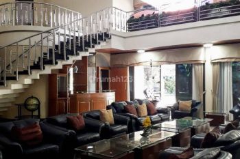 Dijual Kantor Raya Dharmahusada Bagus Mewah