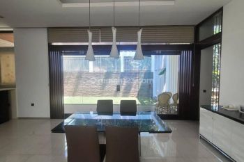 Disewakan Rumah Ruang Usaha Bagus di Tirtayasa Sayap Dago Bandung