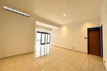 Disewa / Dikontrakan Rumah Mekar Wangi, Luas, Taman belakang