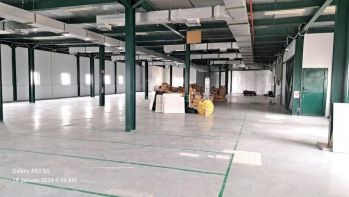 Gudang Sunter Sewa di Lokasi Strategis Ada Loading Doc