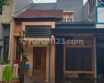 Rumah Sudah Renovasi SHM di Celesta Graha Raya Tangerang Selatan
