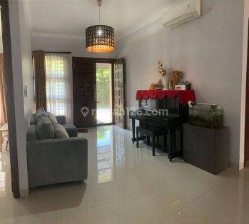 Rumah 2 Lantai siap huni deket pintu toll di Sentul city