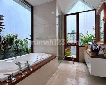 Rumah Mewah Dan Strategis Area Prime Lokasi Kebayoran Baru Jakarta Selatan