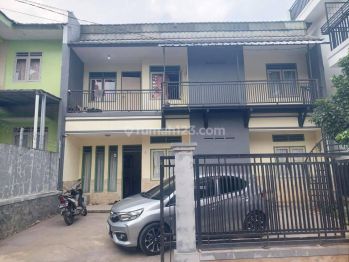 Rumah di Cigadung (Dago), ada view pebukitan dibelakang