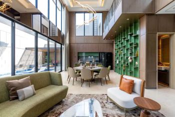 Rumah Mewah 3 Lantai di Navapark BSD